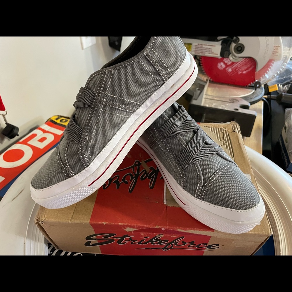 Womens Strikeforce bowling shoes